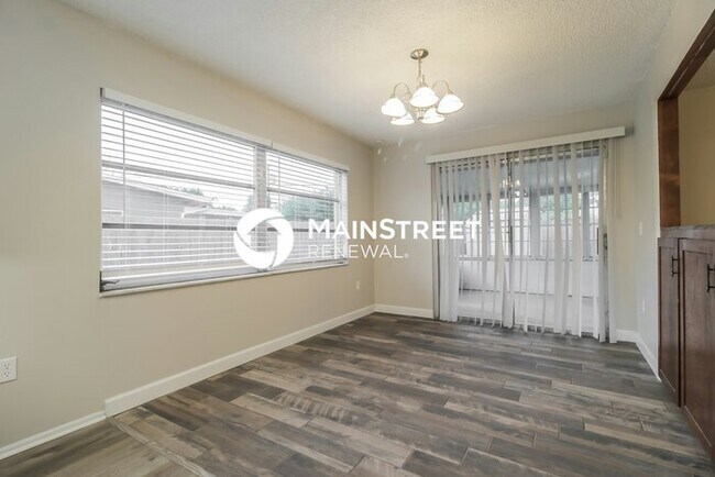 Building Photo - 3 Bedroom Pet-Friendly Home in ORLANDO, FL with Main Street Renewal