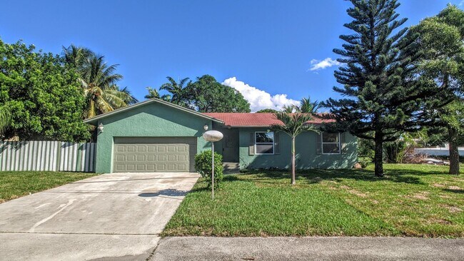 Building Photo - 2888 S Seacrest Blvd