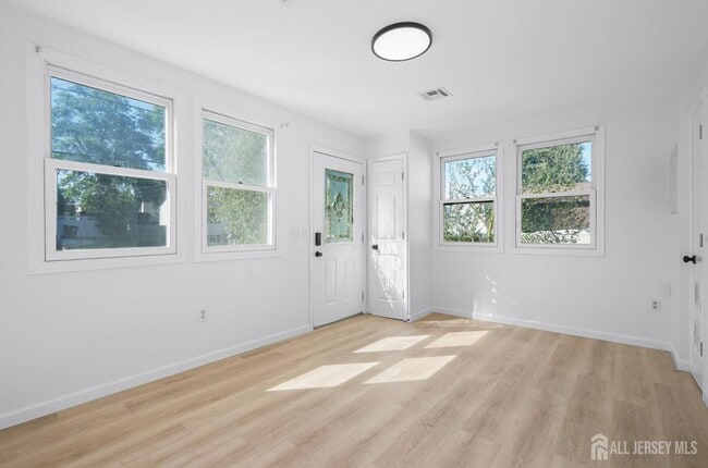 Building Photo - 250 Brookside Ave