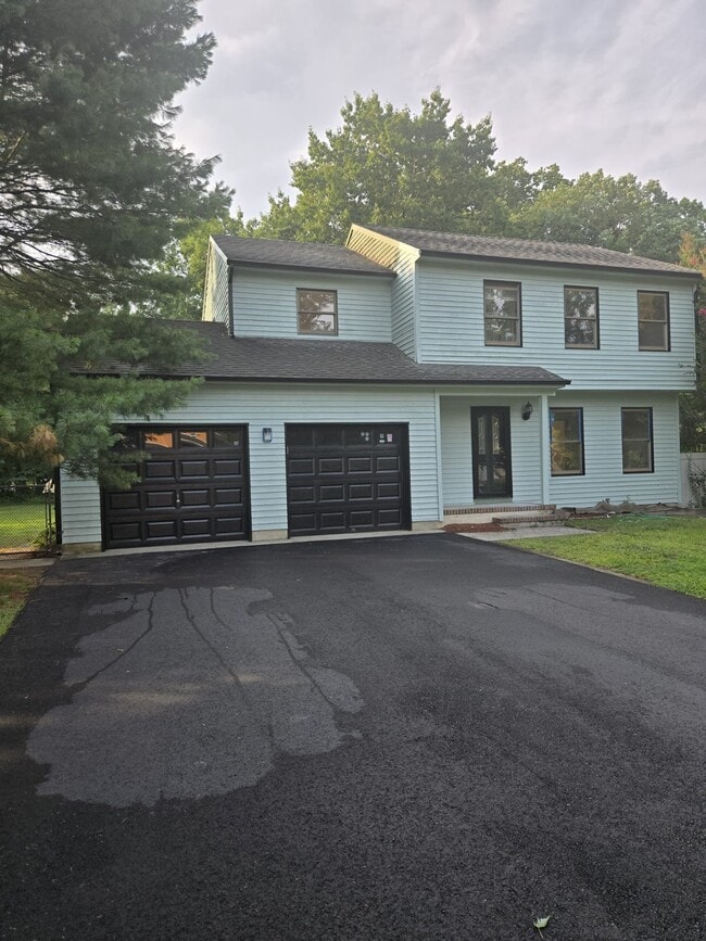 Building Photo - 195 Edgemere Ct
