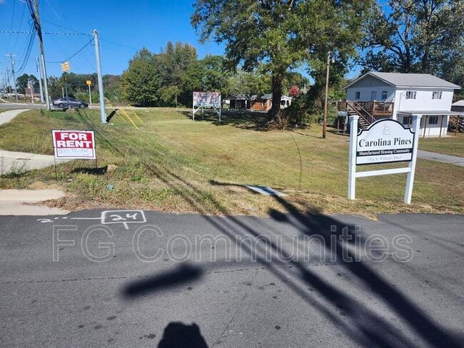 Building Photo - 1904 N William St