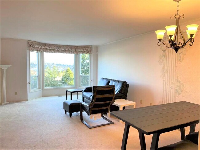 Building Photo - CLICK "REQUEST A TOUR" NOW!