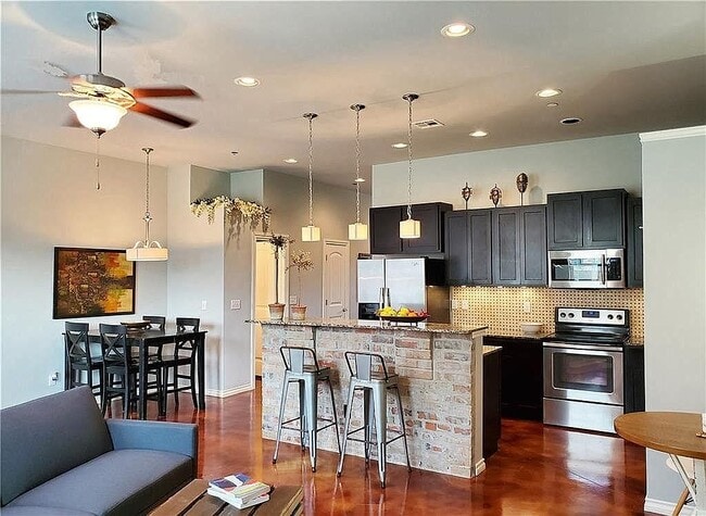 Photo - 477 S Fretz Ave Townhome