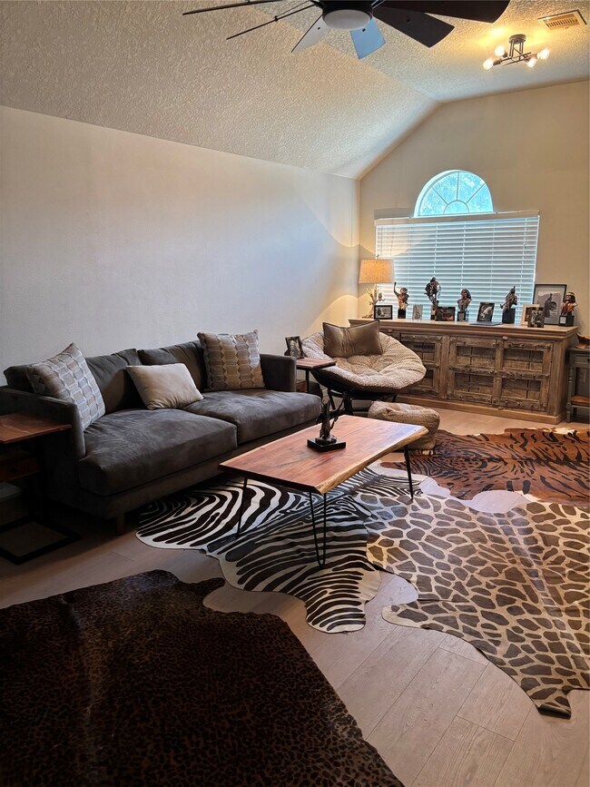 Foto del edificio - 22531 Goss Spring Ct