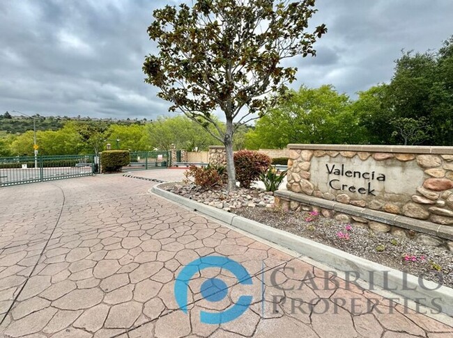 Foto del edificio - 12177 Pepper Tree Ln