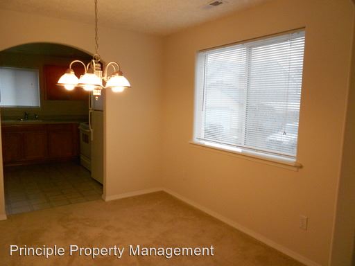 Building Photo - 8959 NE Barberry Dr