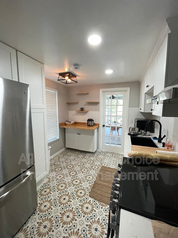 Foto del edificio - 620 Holly Ct