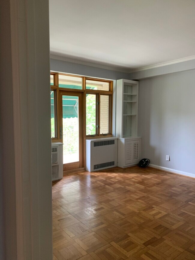 Foto del edificio - 2378 Madison Rd