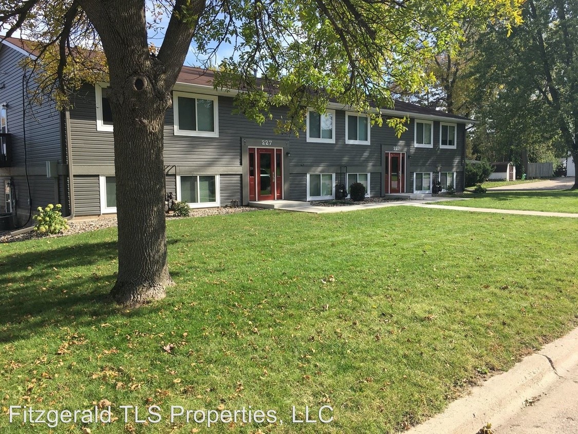 Primary Photo - 219 S Chambers Ave