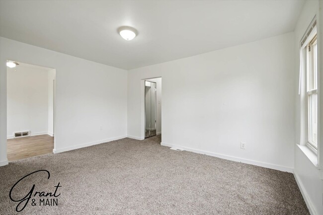 Building Photo - 13926 Rockdale St