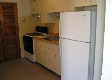 Building Photo - 8009-8053 Gravois