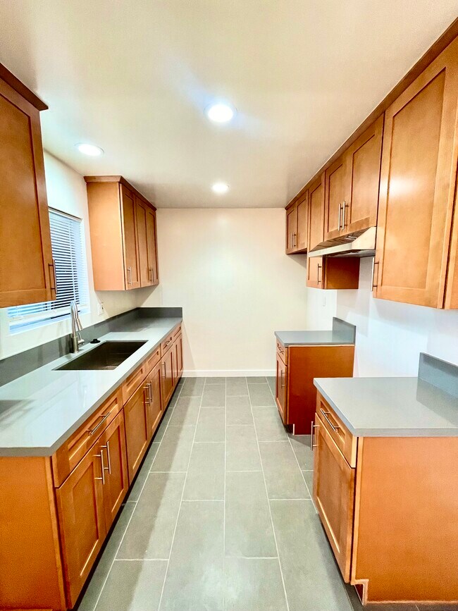 Foto del edificio - 3146 Rowena Ave