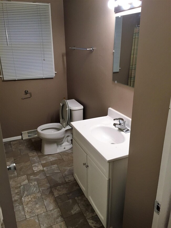 Building Photo - 2604 40th Pl