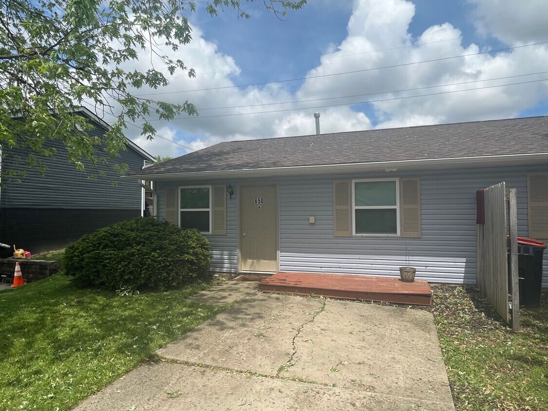 Foto principal - 650 Crest Dr