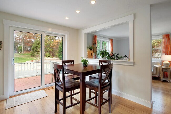 Foto del edificio - 46 Brush Hill Cir