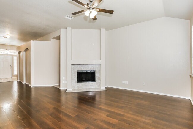 Foto del edificio - 2713 Meadowview Dr