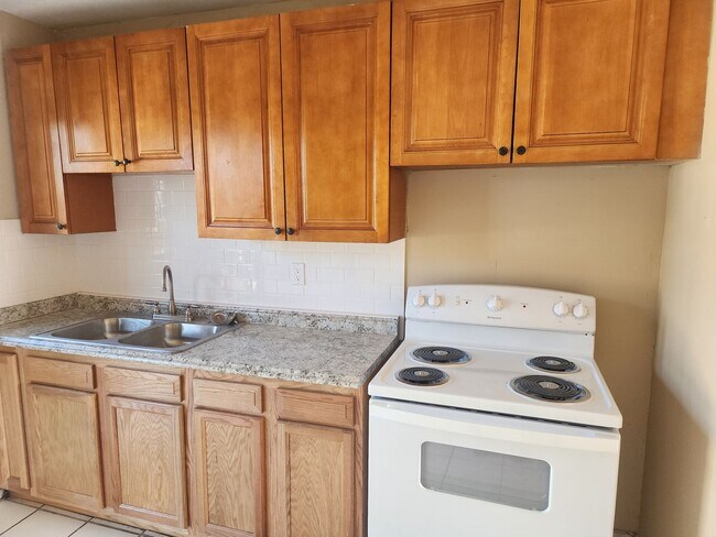 Foto del edificio - Move In Special: $150 off first full month.