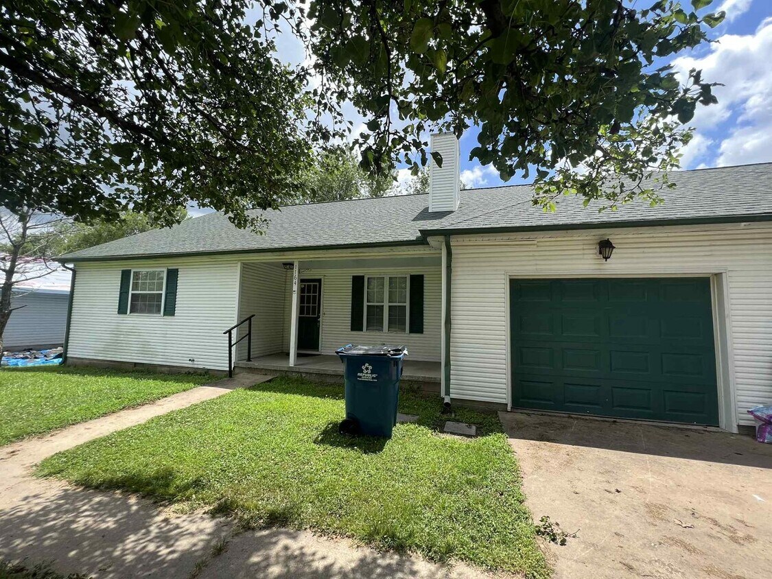 Foto principal - 1162-1164 E Sunrise Dr