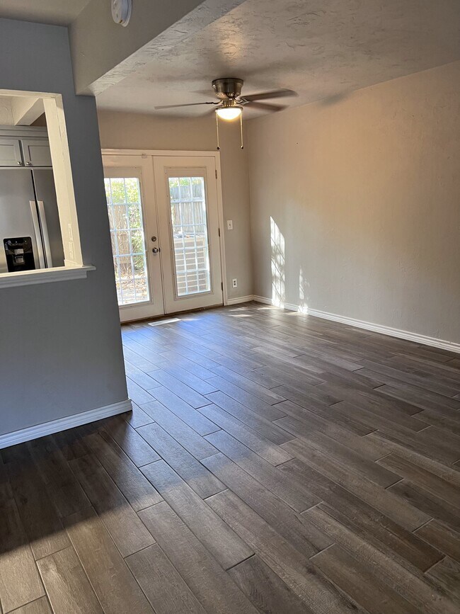 Foto del edificio - 2451 NW 38th St