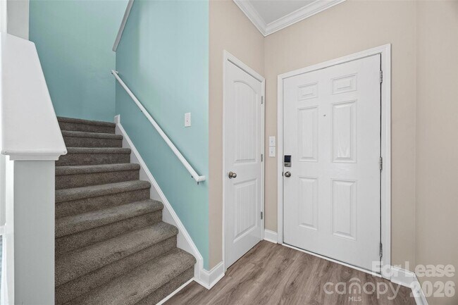 Building Photo - 2090 Shady Pond Dr