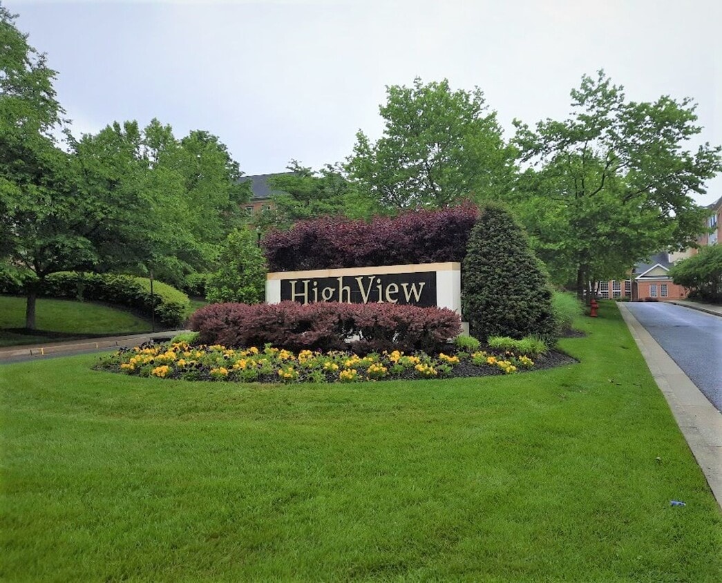Primary Photo - 1BR Condo in Upscale Highview. Enjoy Resor...