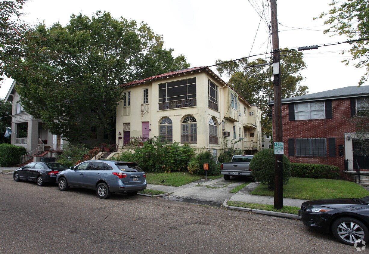 Foto principal - 630 Broadway St