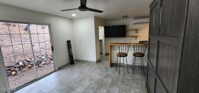 Building Photo - 350 Los Altos Dr