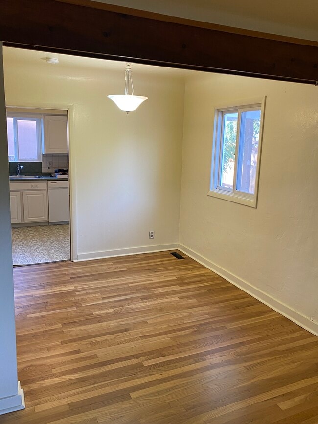 dining room - 245 W Pueblo St