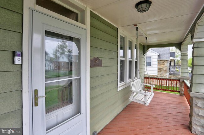 Building Photo - 2621 Hillcrest Ave