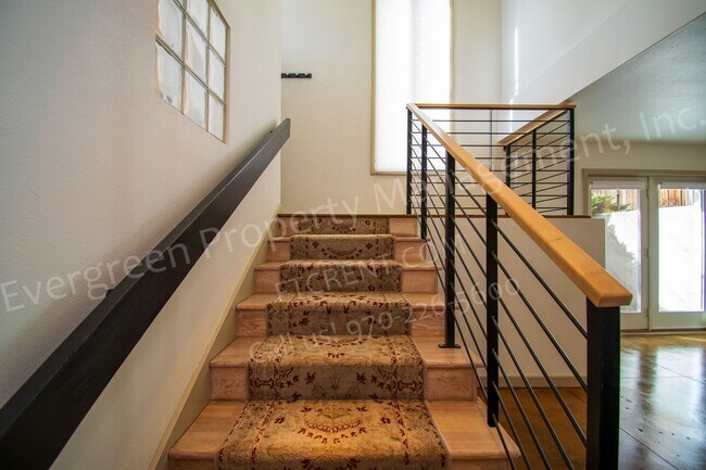 Foto del edificio - 419 W Mountain Ave