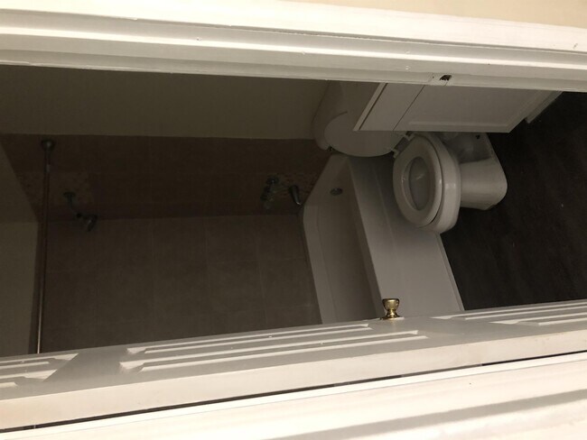 Building Photo - 1200 Louisville St