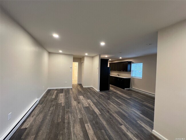 Building Photo - 761 Bourdois Ave