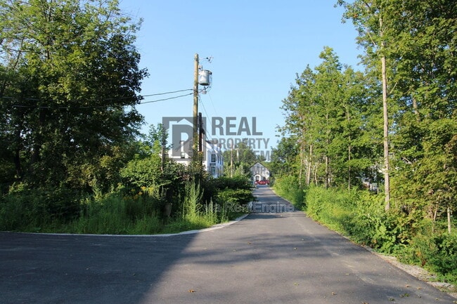 Building Photo - 255 1st NH Turnpike