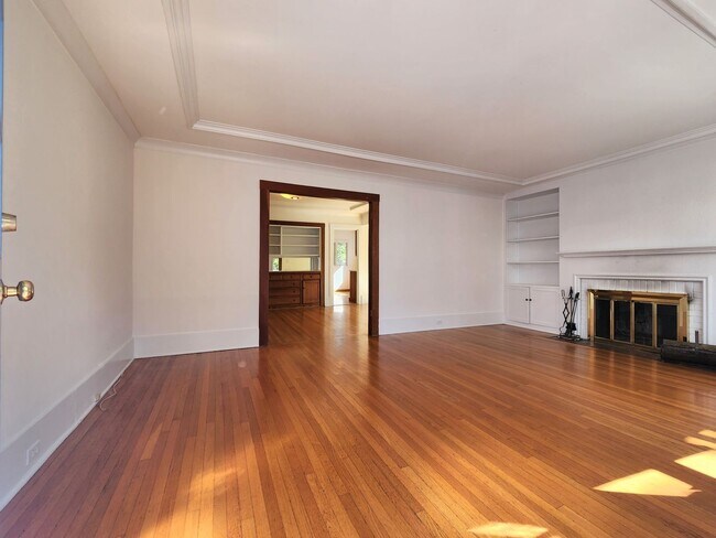 Building Photo - Charming Single Family Home in Downtown Palo Alto Available Now!