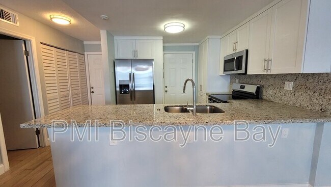 Foto del edificio - 3600 NE 170th St