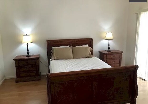 Master bedroom 2 - 2430 W 82nd Pl Apartment