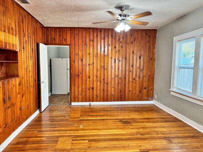 Foto del edificio - 3 Bed 1 Bath Craftsman Home