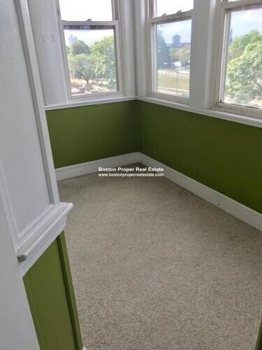 Building Photo - 456 Beacon St