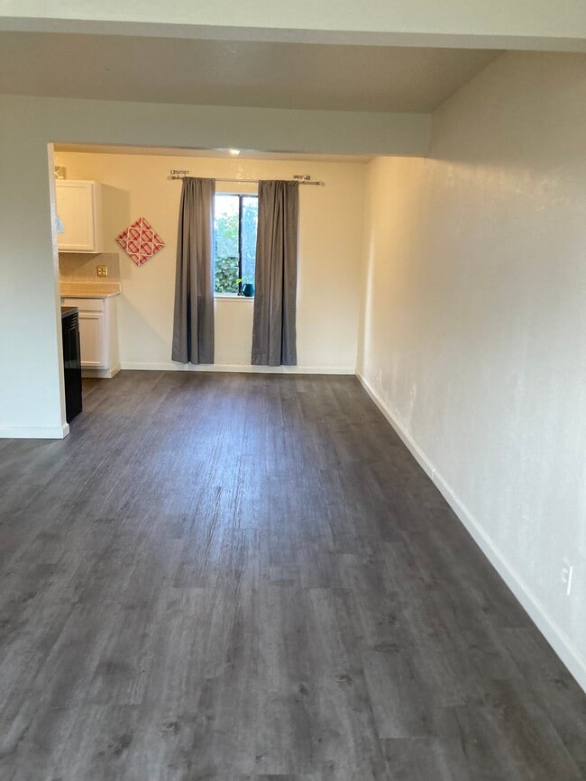 Foto del edificio - 106 E 6th St