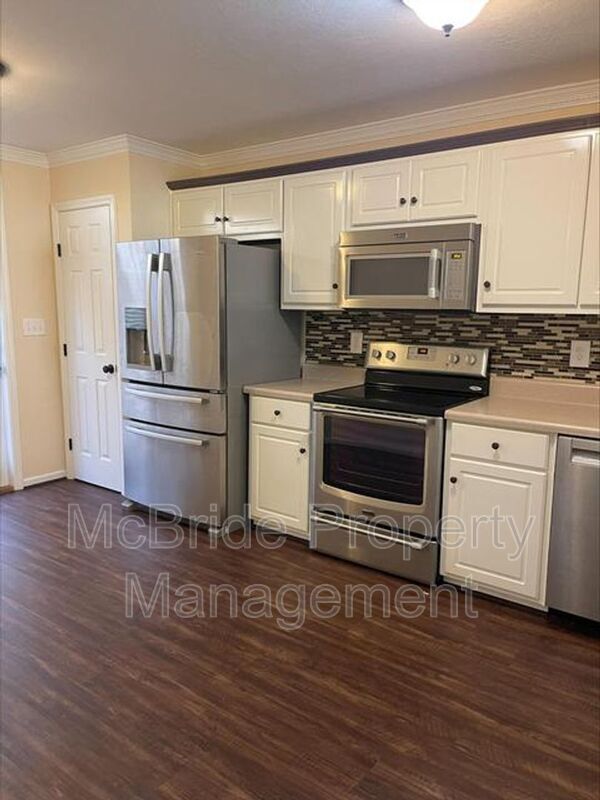 Building Photo - 429 Snead Way
