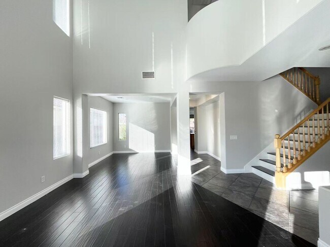 Building Photo - 4596 Treto Ave