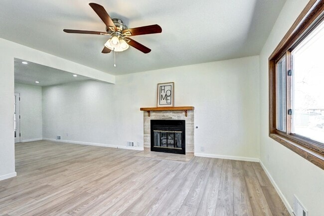 Building Photo - Spacious 4BR House in Arvada