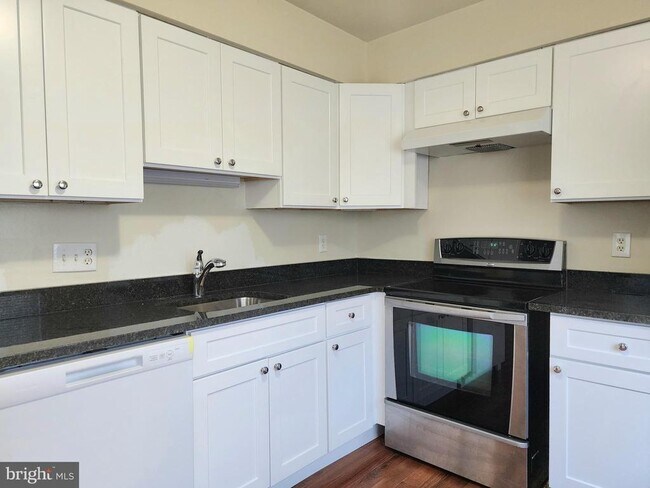 Foto del edificio - 8969 Centerway Rd