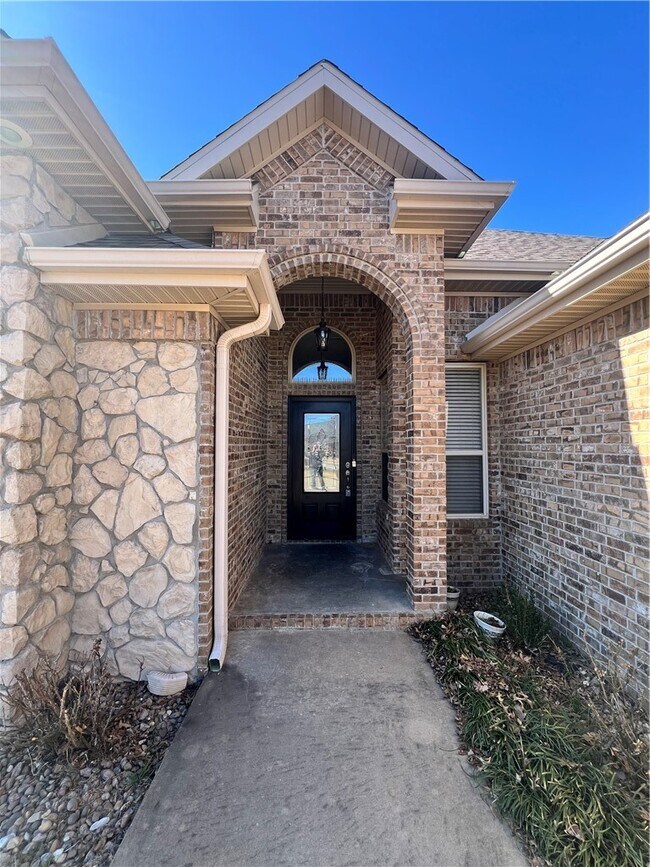 Building Photo - 4604 SW Swinton Dr