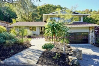 Building Photo - 50 Pebble Beach Dr