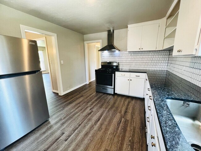 Building Photo - Cute 2BD 1BA Home in NW OKC!!
