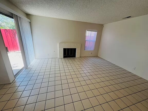 Primary Photo - 38234 San Mateo Ave