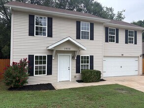 Building Photo - 1405 Crescent Bentonville Crescent