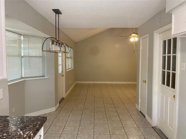 Building Photo - 7146 Shady Vale Ln