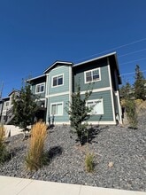 Building Photo - 2064 NW Black Pnes Pl